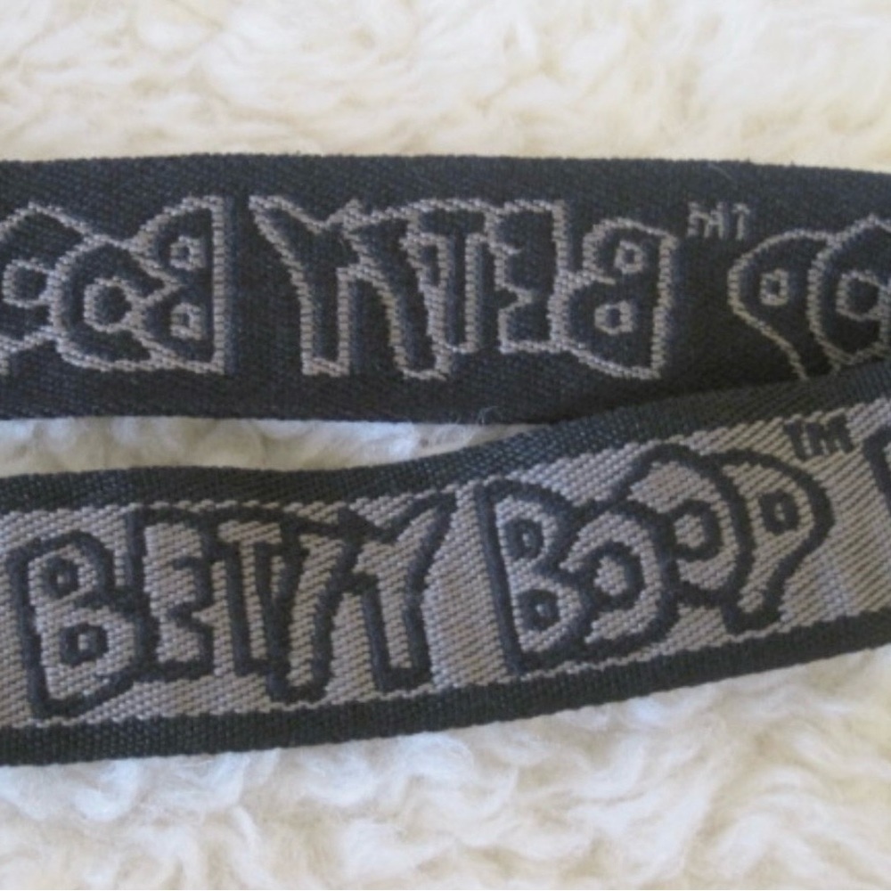 Betty Boop Silver Studded Crossbody Bag Y2K - Picture 6 of 7